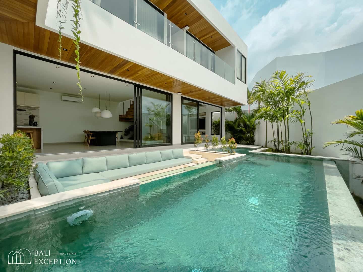 READY NOW 4 BEDROOM VILLA FOR SALE LEASEHOLD IN TUMBAK BAYUH BE-1927 